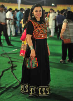 Hyderabadis dance to the dandiya beats