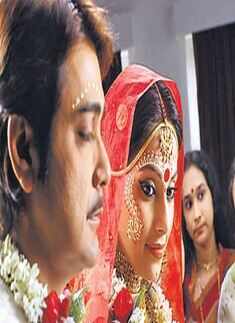 Shob Charitro Kalponik