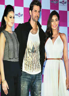 Hrithik launches gifting portal