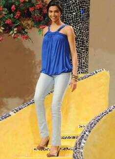 Deepika at 'Tere Mere Beach Mein'