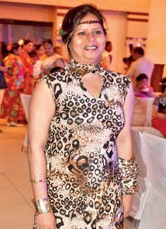 City club hosts party