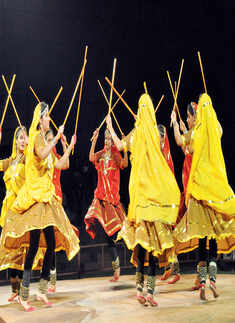 Artists perform @ Lok Rang festival
