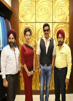 Ravi Kishan @ fashion showcase event