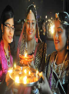 Diwali Fever Grips India