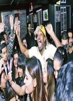 Gayle visits Caribbean lounge