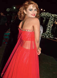 Sahil, Supriya&rsquo;s 10th anniv. party