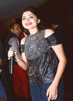 Kanika performs @ Zerruco