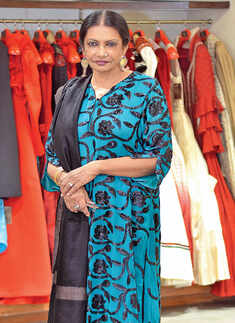 Socialites @ store&rsquo;s anniv.