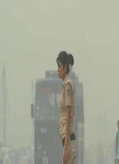Air pollution: Smog chokes Delhi