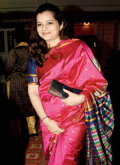 Amrita, Kavita host dinner