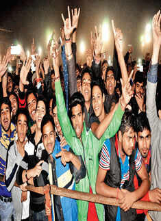 Toshi Sabri performs live