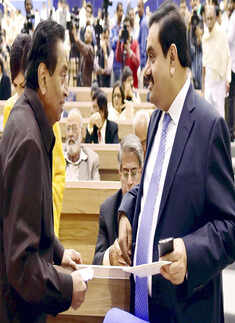 Sharad Pawar celebrates 75th b'day