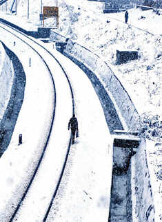 Ladakh region frozen, biting cold in Kashmir