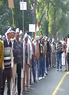 Congress workers protest against BJP