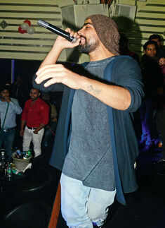 Hardy Sandhu performs live
