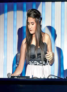 James Bond style party