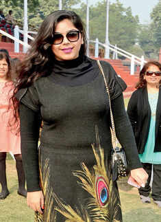 Socialites attend horse race