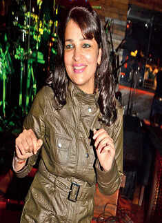 Suboni Brothers perform at Boulevard