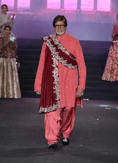 Vikram Phadnis' 25th anniv. fashion show