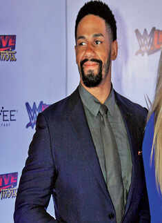 Prive&eacute;: Launch