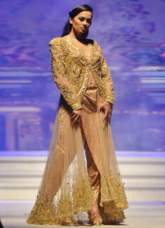 Delna Poonawalla&rsquo;s fashion show