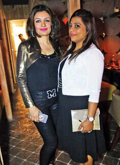 Raftaar performs at Farzi Cafe