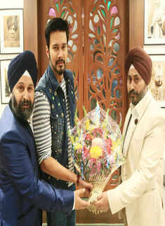 V-Day celebrations at Thukral's Clinic