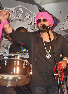 Dilbagh Singh performs at Brew House
