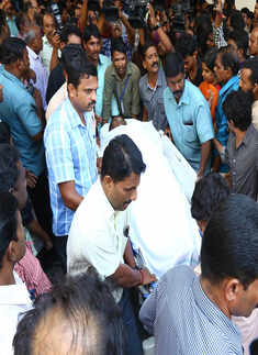 Celebs pay respect to Rajesh Pillai