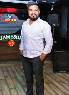 Cafe High 5 hosts party