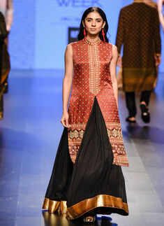 LFW '16 Day 1: Walking Hand in Hand