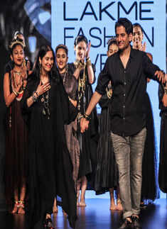 LFW '16 Day 2: Deepa Gurnani by #IndiaCollective