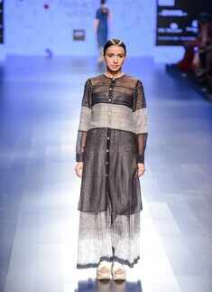 LFW '16 Day 3: Urvashi Kaur