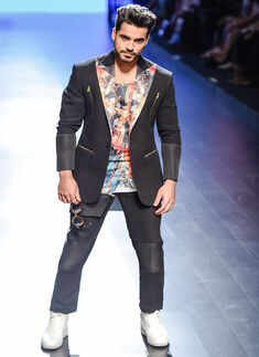 LFW '16 Day 4: Farah Sanjana