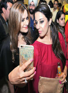 Udit Bagga & Udit Bhasin host party