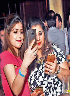 Yo Yo Honey Singh performs at Hotmess Kitchen