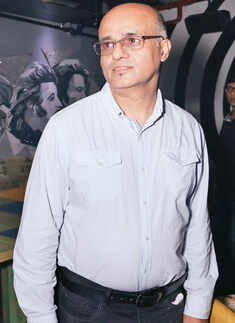 Party @ World Art Dining