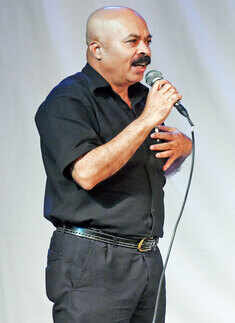 Do Deewane Shehar Mein: A Play