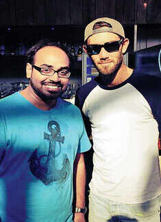 Crotch ets performs in the city