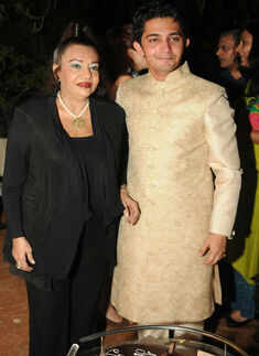 Aalim&rsquo;s b&rsquo;day cum farewell party