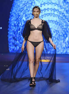 Triumph lingerie fashion show '16