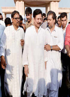 Mortal Remains Of Subrata Roy's Mother Consigned To Flames