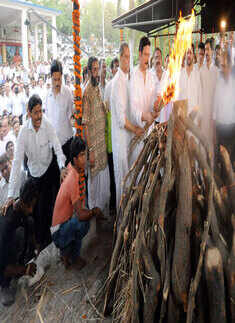 Mortal Remains Of Subrata Roy's Mother Consigned To Flames