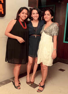 Socialites go pubbing