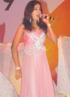 Shreya performs