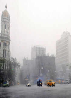 Heavy showers lash Kolkata