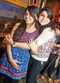 Ankit Tiwari performs @ Junkyard Caf&eacute;