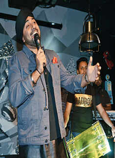 Jassi Sidhu performs live