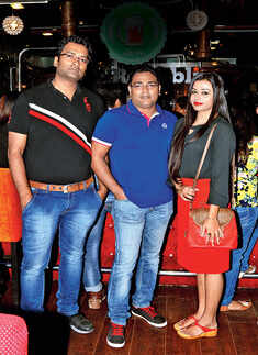 Naav performs at Beer Republic