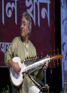 Ustad Ali Khan performs
